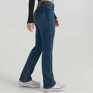 Wrangler Women's High Rise True Straight Denim Blue Jeans Size 12 / 32